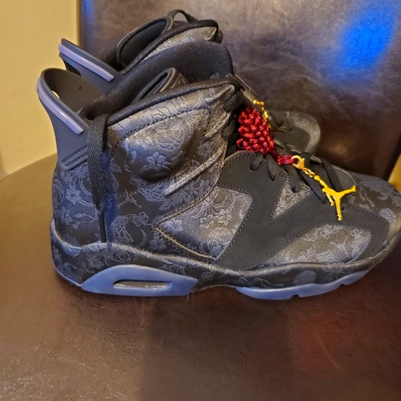 Jordan 6 - Picture 2 of 8